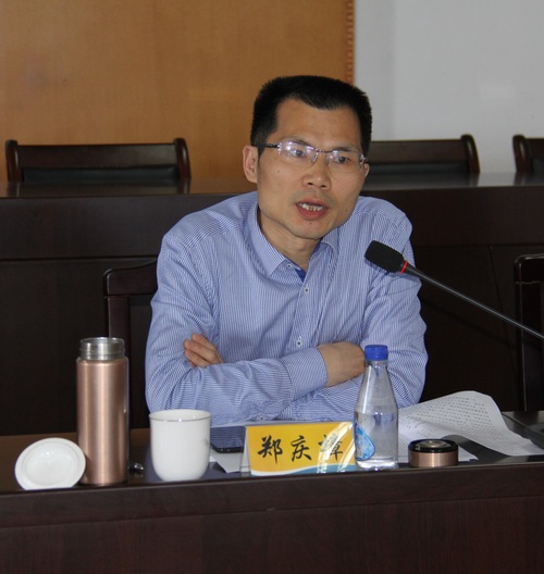 羅聯(lián)河：公司黨委召開(kāi)中心組學(xué)習(xí)會(huì)專題學(xué)習(xí)十九大報(bào)告精神及《習(xí)近平同志在寧德防腐倡廉的生動(dòng)實(shí)踐》（鄭慶樟）02.jpg