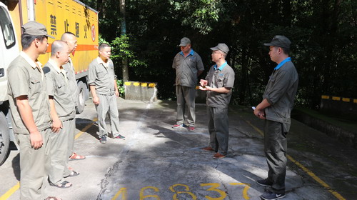 海科永春 方云�?永春分公司針對(duì)浙江溫嶺槽罐車(chē)爆炸事故組織專(zhuān)項(xiàng)自查_(kāi)調(diào)整大小.jpg