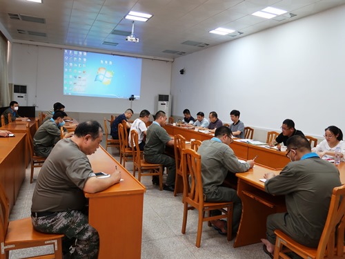 鄧秋花：安全檢查會(huì)議現(xiàn)場(chǎng).JPG