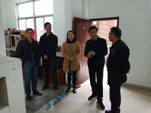 永安市應(yīng)急管理局副局長(zhǎng)劉維炎一行蒞臨永安分公司調(diào)研應(yīng)急救援隊(duì)伍建設(shè)工�?(2).png