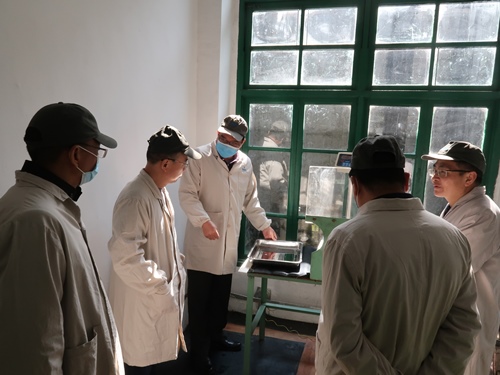 烽林莊忠旭：吳彩洪到烽林分公司開展節(jié)前安全專項(xiàng)檢�?(改）.jpg