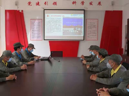 林峰：龍巖分公司《安全生產(chǎn)法》培訓走進“車間、班組”一�?1)~1.jpg