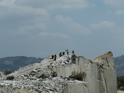富興建設(shè)+陳中�?富興建設(shè)南安蔡仔山項(xiàng)目施工現(xiàn)場照片~1.jpg