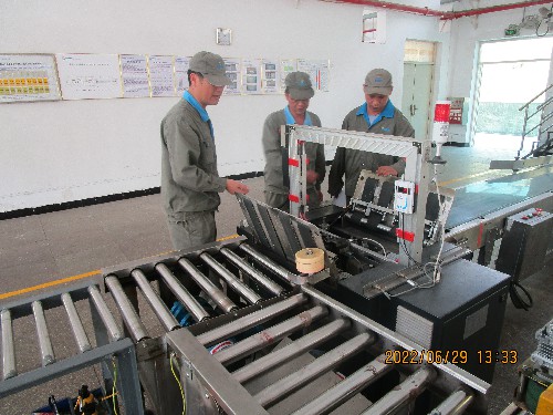 龍巖分公�?湯益�?海峽科化龍巖分公司乳化二車間開展初期火災(zāi)現(xiàn)場(chǎng)處置演練~1.jpg